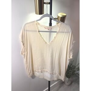 Cali Dreaming raw edge tee coastal cooling vneck ivory neutral designer euc Med